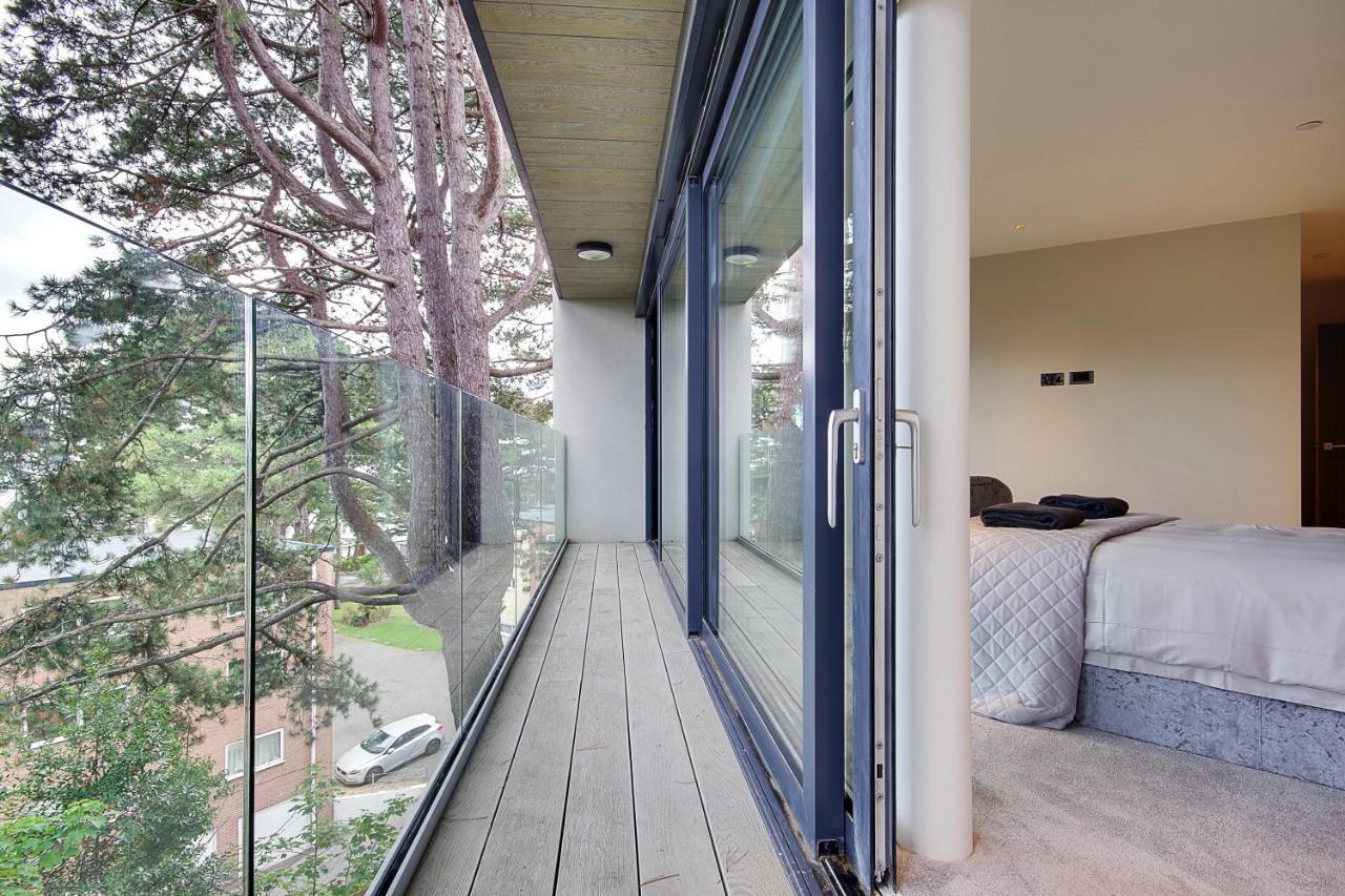 Canford Cliffs Luxury 3 Bed Flat With Large Terrace, Sea Views And Hot Tub 아파트 외부 사진