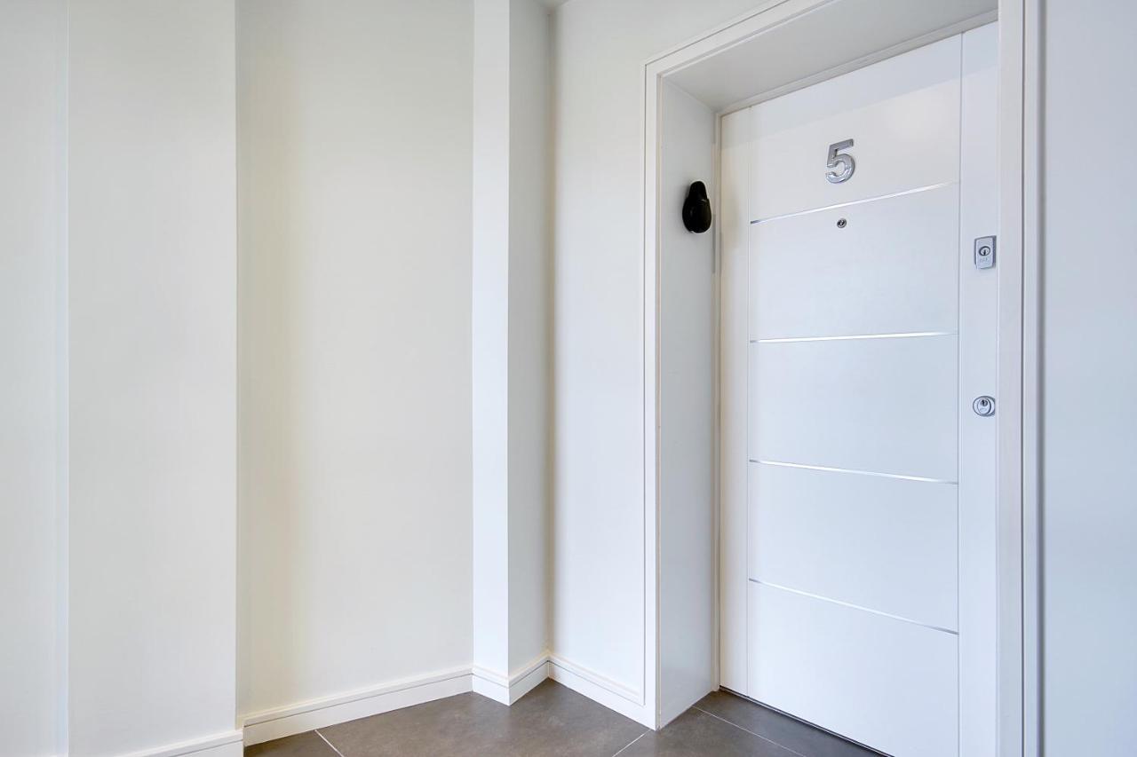 Canford Cliffs Luxury 3 Bed Flat With Large Terrace, Sea Views And Hot Tub 아파트 외부 사진